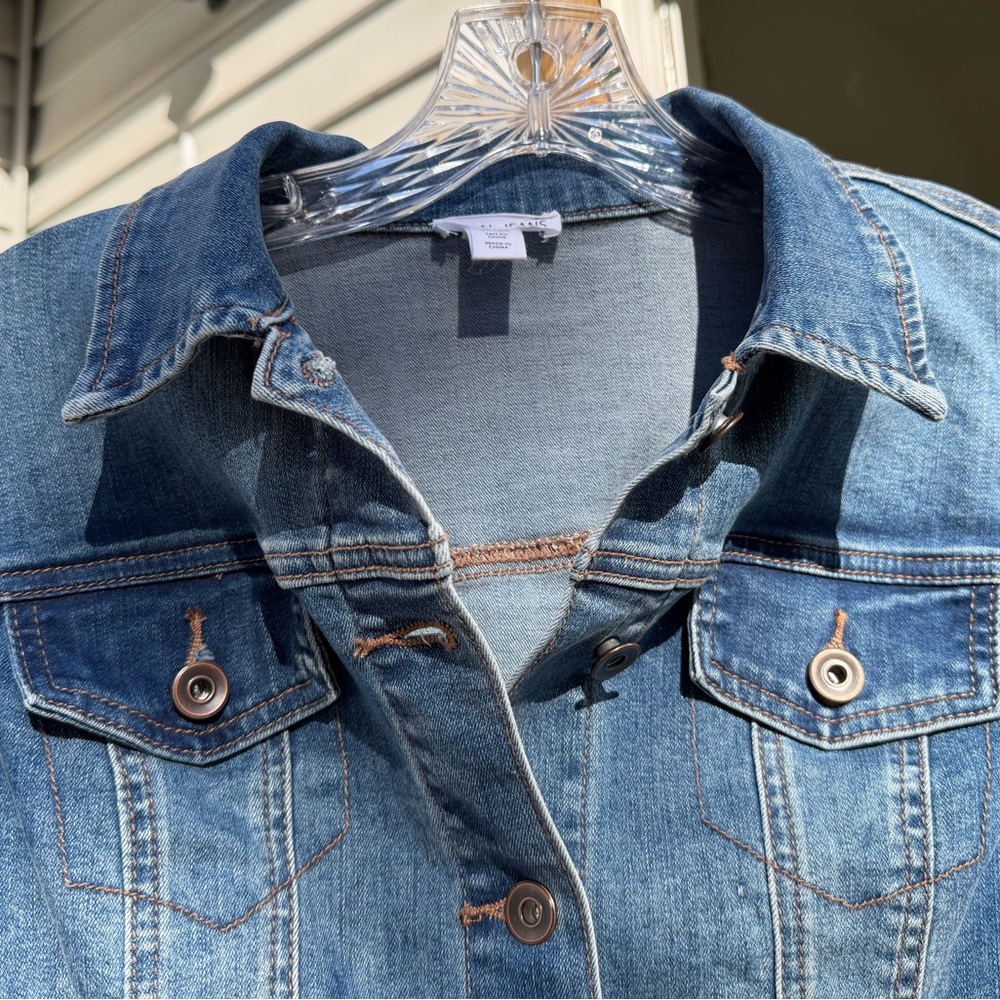 Classic Blue Denim Jean Jacket - Picture 3 of 5